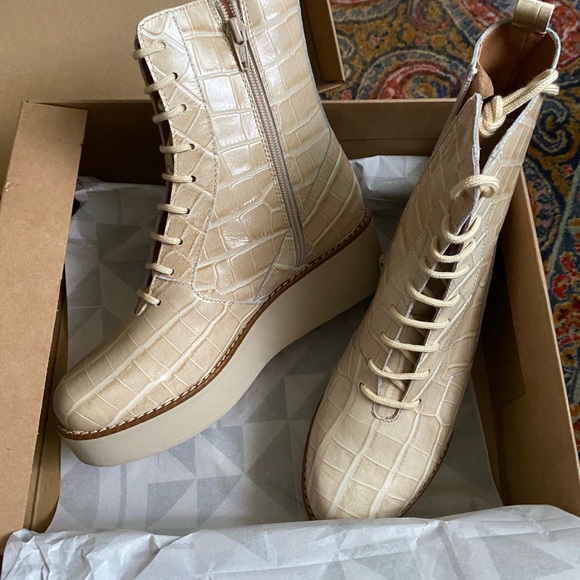 Anthropologie Lace-Up Stompy Platform Boots NEW IN BOX - Picture 7 of 10